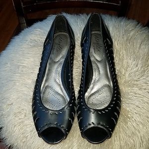 Open toe black wedges